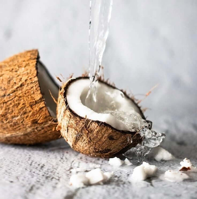 La cura della pelle con olio di cocco